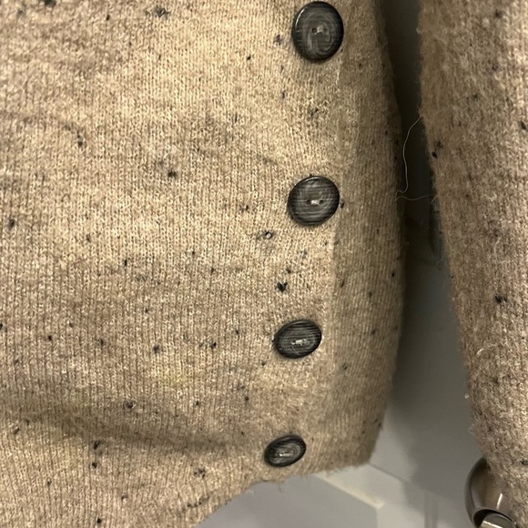 EUC! Cozy oatmeal Beige Cowl Neck Sweater with side buttons Size Large - Picture 3 of 14